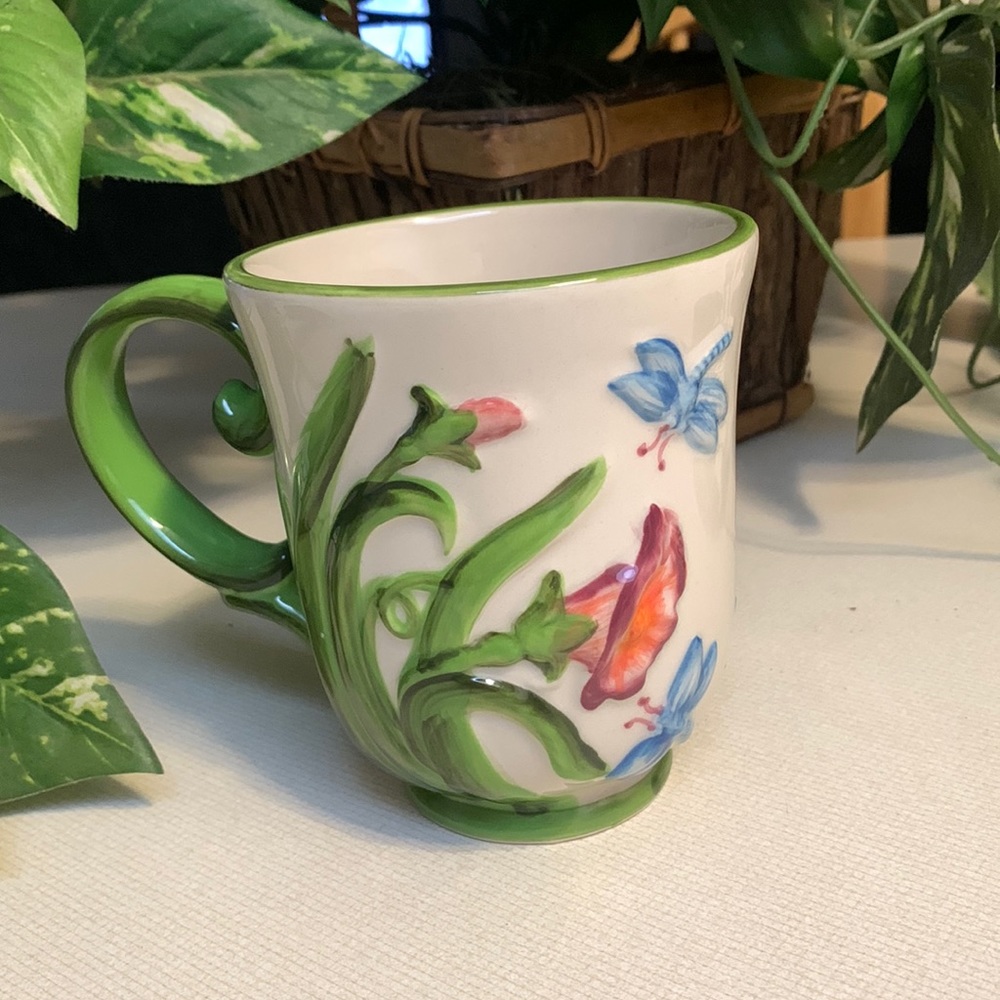 Temptations Garden Scape Relief Design Mug